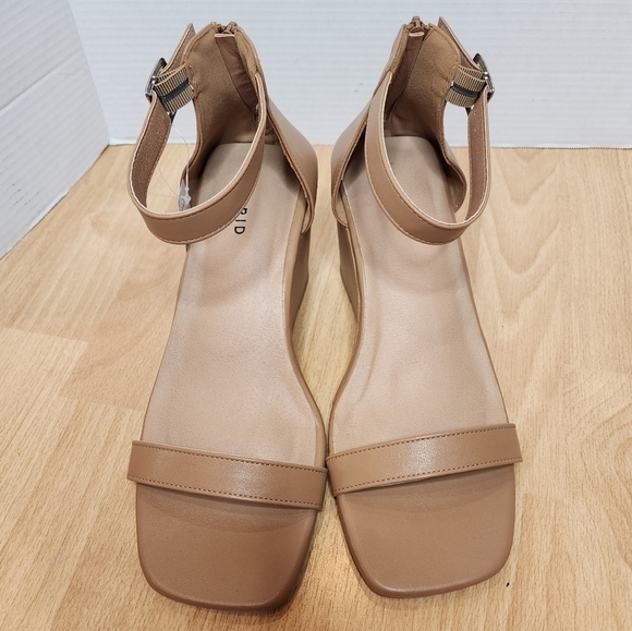 NWT Torrid 11WW Square Toe Ankle Strap Demi Wedge Cognac Tan Sandals 11 Wide - Picture 2 of 15